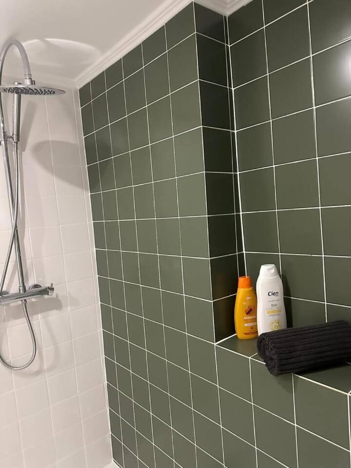 Stylish Renovated Apartment In Chiado Lisbon Luaran gambar