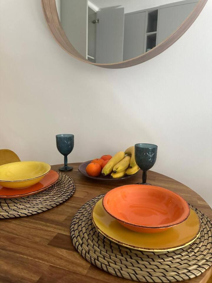 Stylish Renovated Apartment In Chiado Lisbon Luaran gambar